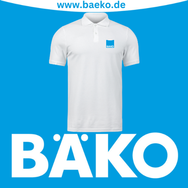 Weißes Poloshirt mit kleinem blauen Logo auf der Brust